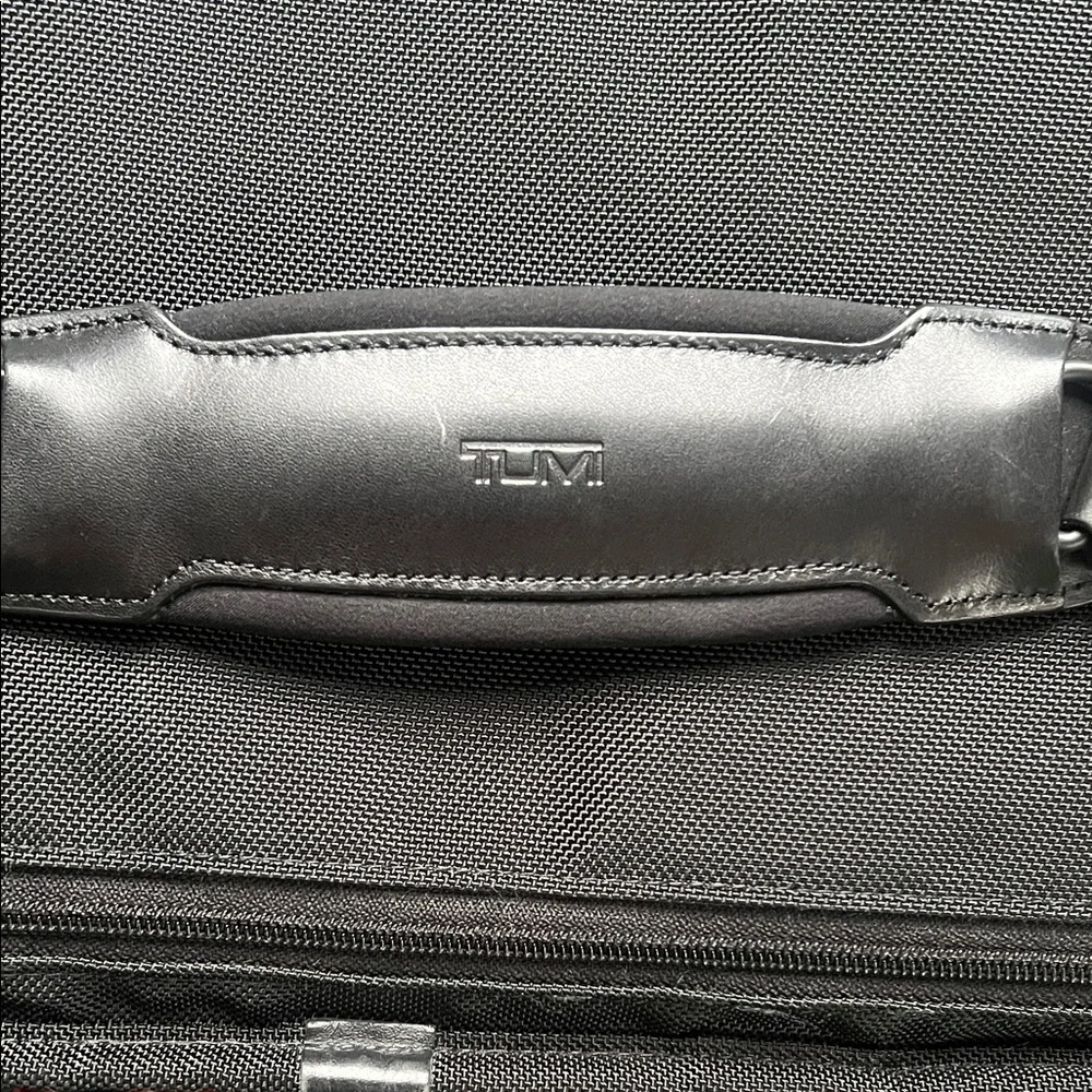 TUMI Expandable Organizer Briefcase Laptop Bag - Picture 6 of 7